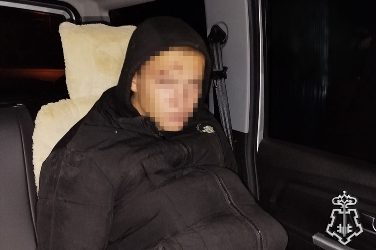 В Хабаровске сотрудники Росгвардии по горячим следам задержали мужчину, подозреваемого в краже из аптеки