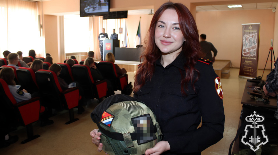 В День призывника хабаровские школьники и студенты стали гостями Росгвардии