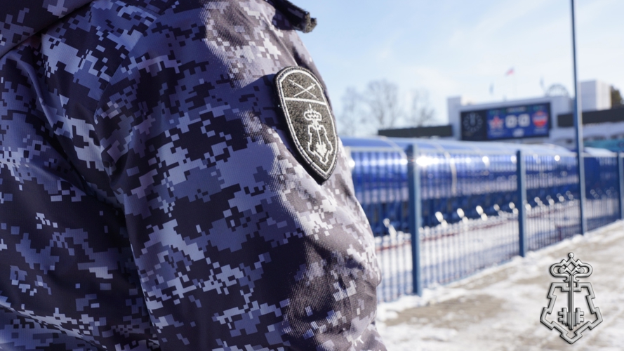В Хабаровске росгвардейцы обеспечили правопорядок во время матчей по футболу и хоккею