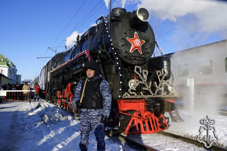 Росгвардейцы обеспечили правопорядок во время пребывания Поезда Деда Мороза в Хабаровском крае
