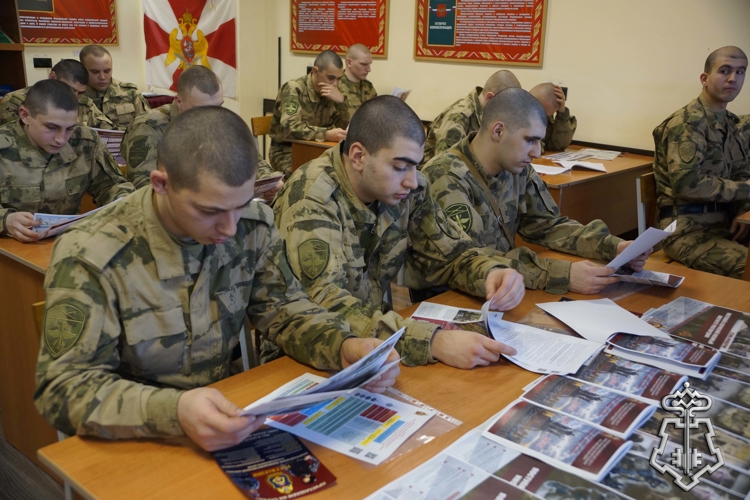 Росгвардейцы провели агитационные мероприятия по приему на службу в Хабаровском крае