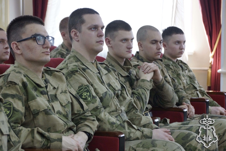Росгвардейцы провели агитационные мероприятия по приему на службу в Хабаровском крае