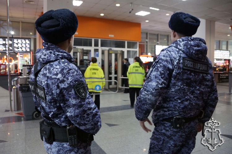 В Хабаровске Росгвардия обеспечила безопасность проведения матча Континентальной хоккейной лиги