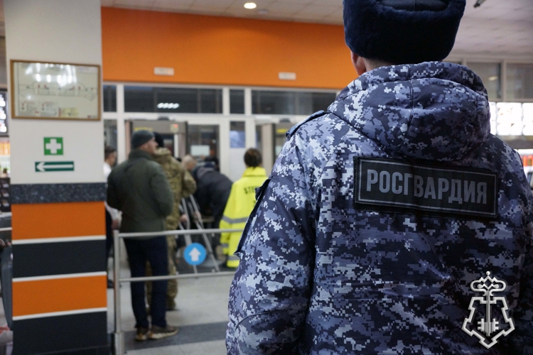 В Хабаровске Росгвардия обеспечила безопасность проведения матча Континентальной хоккейной лиги