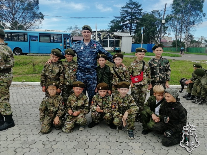 Героем новой рубрики «Знай наших» стал сотрудник вневедомственной охраны Росгвардии из Ванинского района Хабаровского края Владимир Воропаев