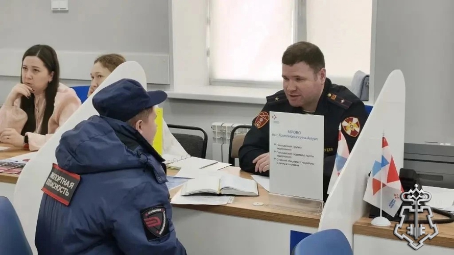 В Хабаровском крае сотрудники Росгвардии приняли участие во Всероссийской ярмарке трудоустройства