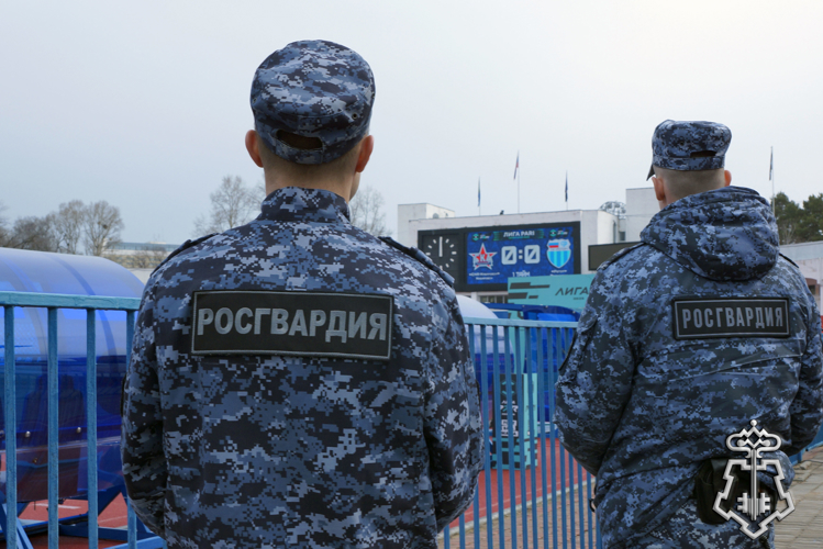 Росгвардейцы обеспечили общественный порядок и безопасность во время проведения футбольного матча в Хабаровске