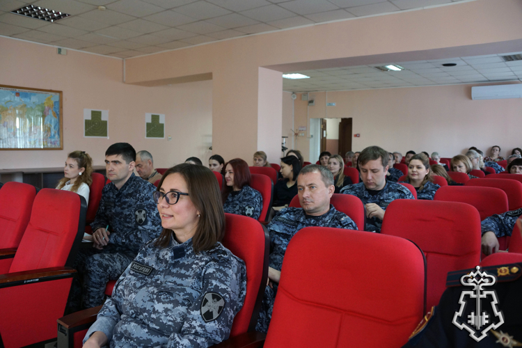 В Хабаровске росгвардейцы встретились с представителем русской православной церкви 