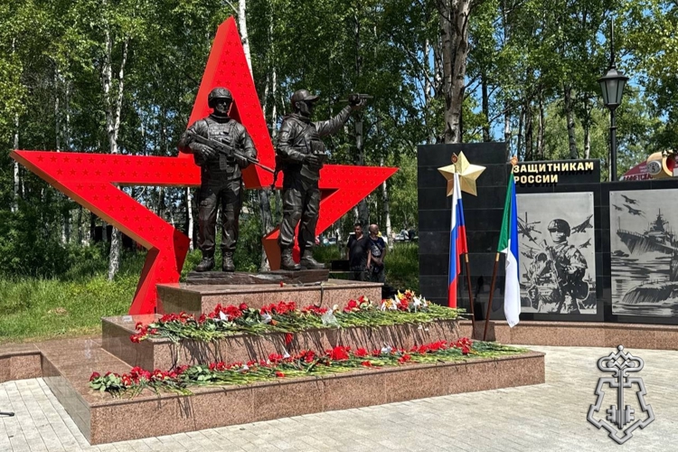 В г. Советская Гавань сотрудники Росгвардии оказали помощь женщине, потерявшей сознание во время массового мероприятия 