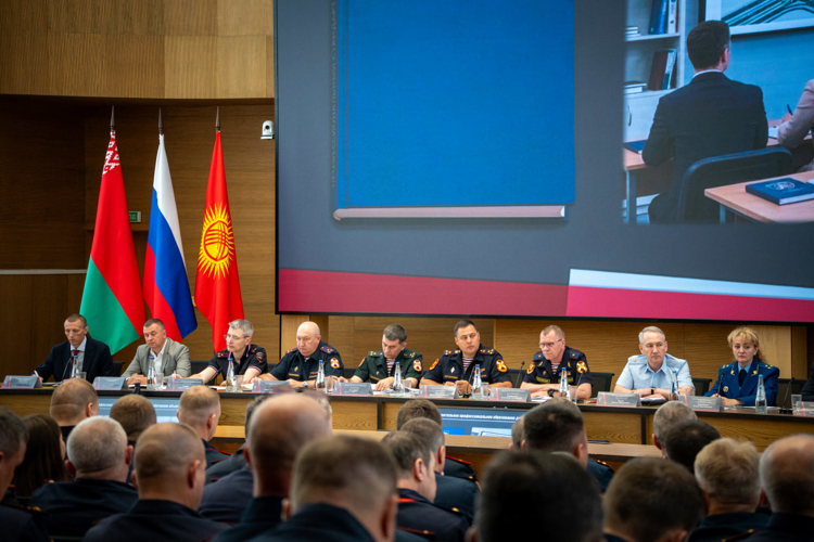 Руководитель управления вневедомственной охраны Росгвардии по Хабаровскому краю принял участие во Всероссийском совещании-семинаре в Нижнем Новгороде